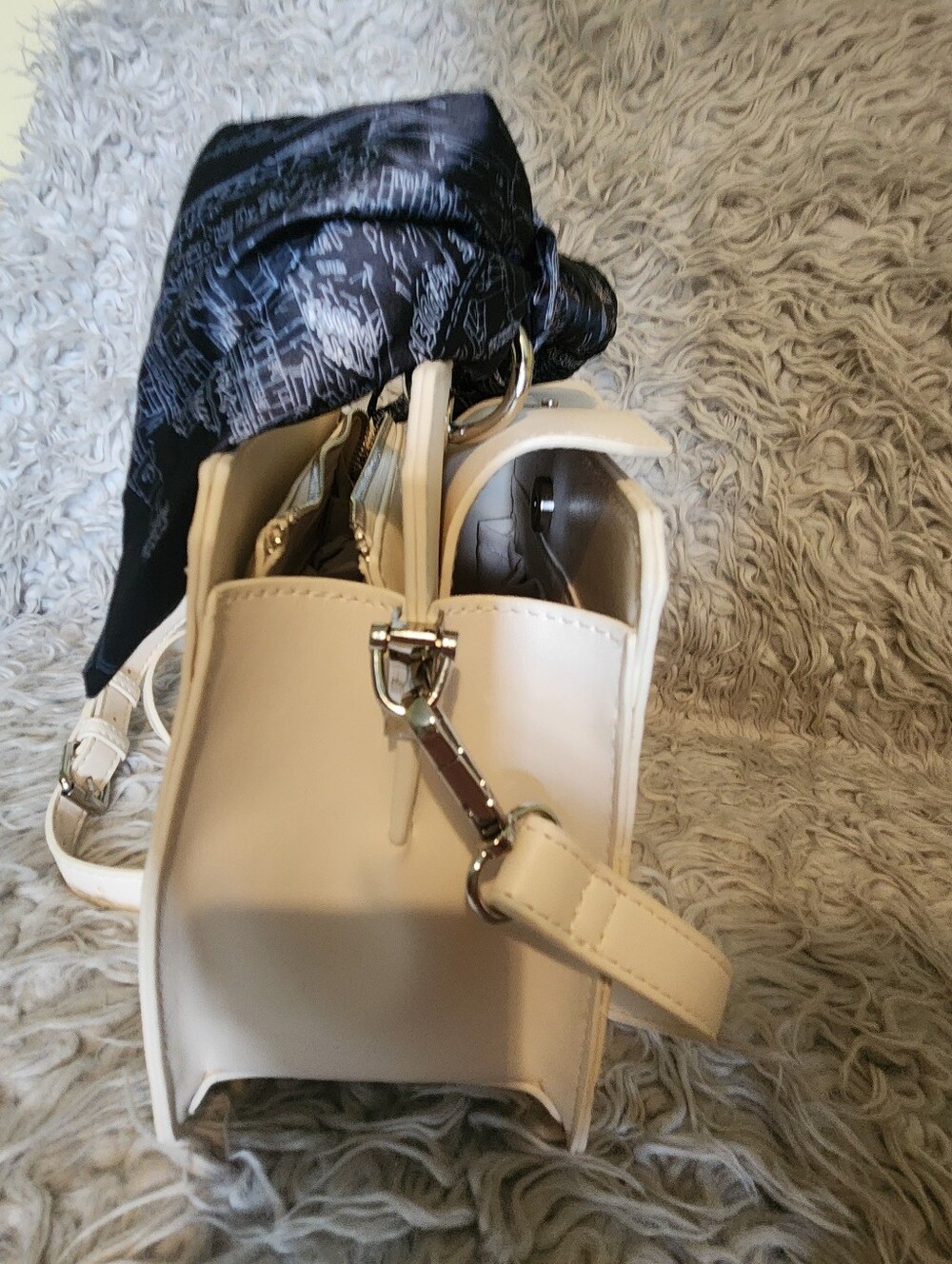 Steve Madden Bevelyn Purse- NWT- White Bag With Black Scarf - Picture 8 of 8